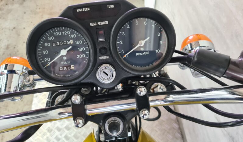 Suzuki GT 380 3 Cyl 2T full