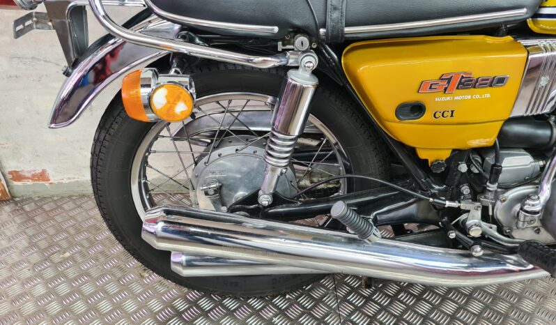 Suzuki GT 380 3 Cyl 2T full
