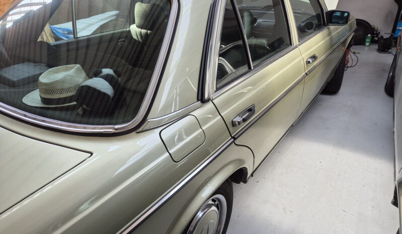 Mercedes-Benz Øvrige 230 E full