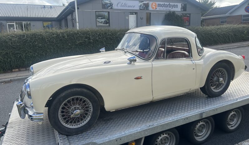 MG MGA 1500 Coupe full