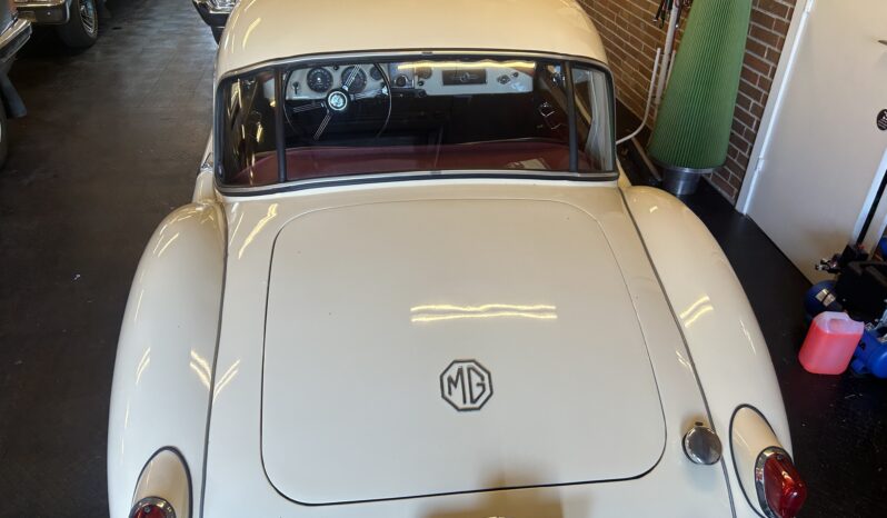 MG MGA 1500 Coupe full