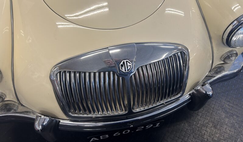 MG MGA 1500 Coupe full
