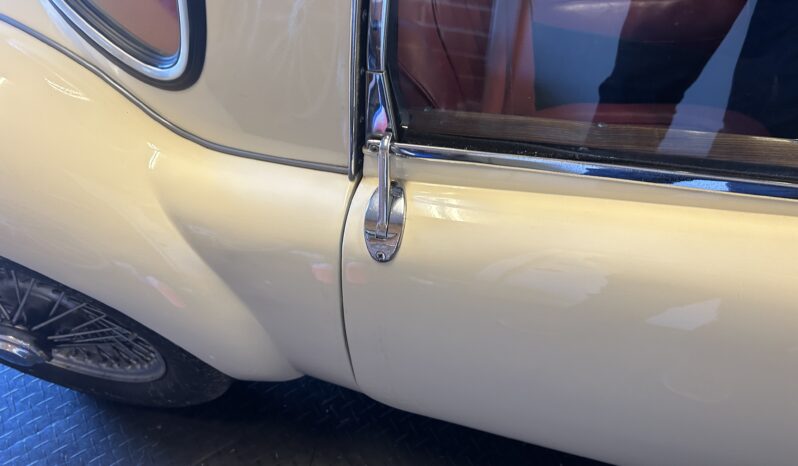 MG MGA 1500 Coupe full
