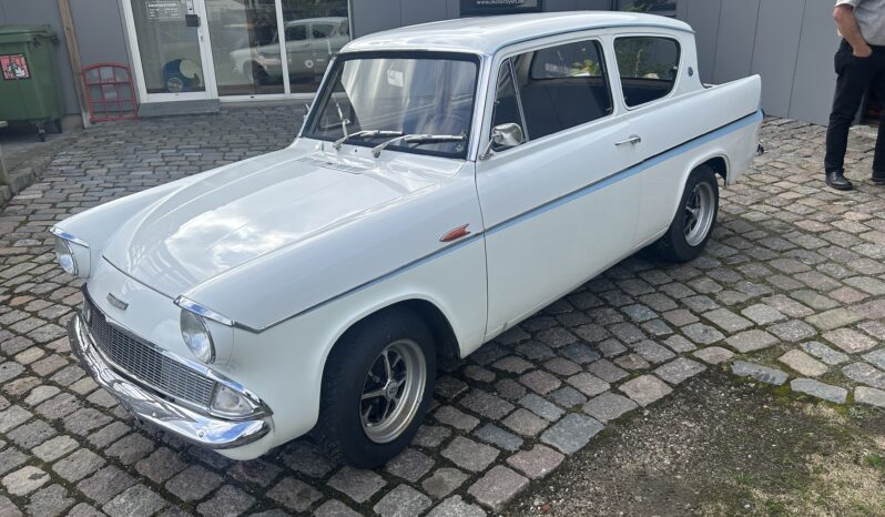 Ford Anglia 105 E Super full