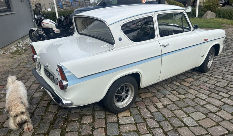 Ford Anglia 105 E Super full