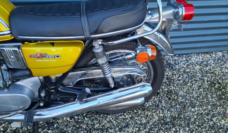 Suzuki 380 GT full