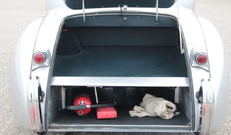 Jaguar XK 120 FHC full