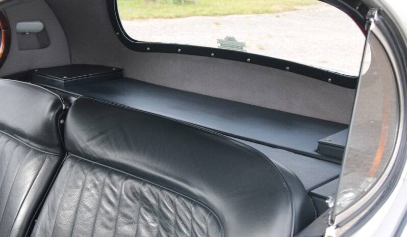 Jaguar XK 120 FHC full