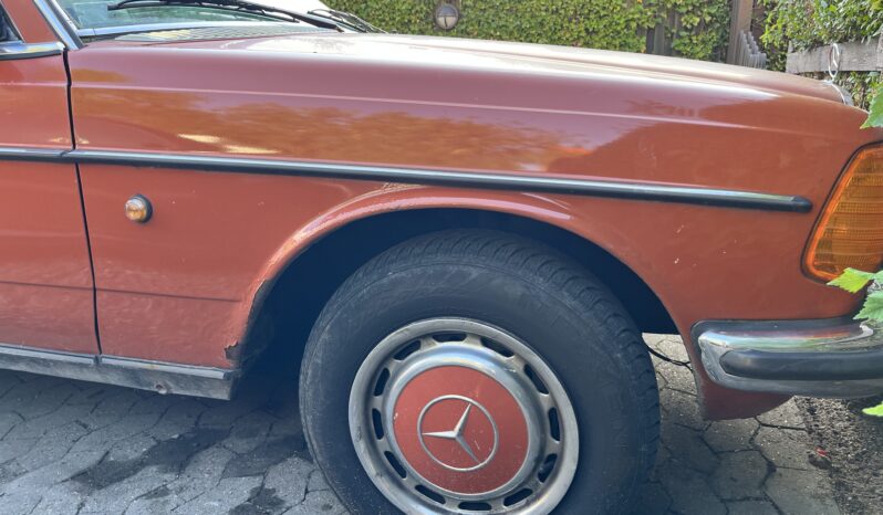 Mercedes-Benz 200-300 (W123) 230C full