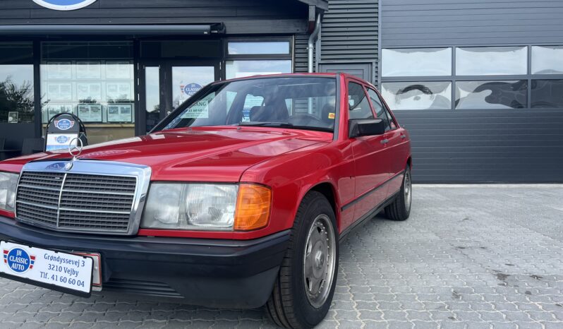 Mercedes-Benz 190 (type 201) 190 E full