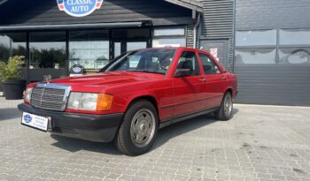 Mercedes-Benz 190 (type 201) 190 E full