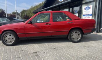 Mercedes-Benz 190 (type 201) 190 E full