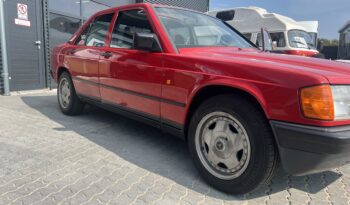 Mercedes-Benz 190 (type 201) 190 E full