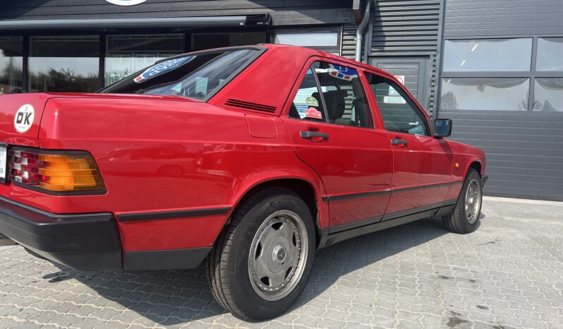Mercedes-Benz 190 (type 201) 190 E full