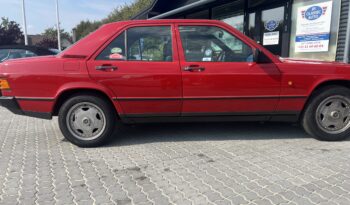 Mercedes-Benz 190 (type 201) 190 E full