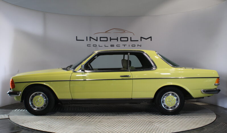 Mercedes-Benz 200-300 (W123) 230 C coupe full