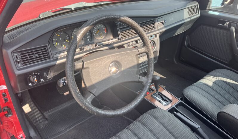 Mercedes-Benz 190 (type 201) 190 E full