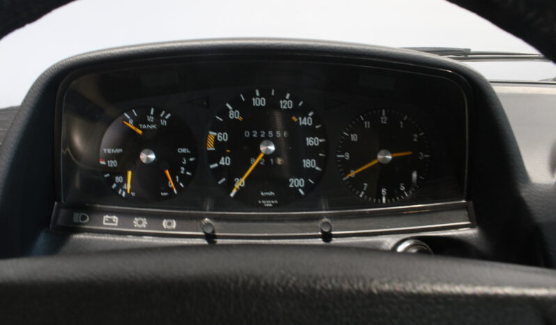 Mercedes-Benz 200-300 (W123) 230 C coupe full