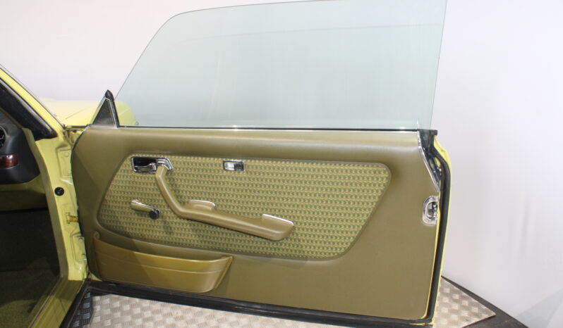 Mercedes-Benz 200-300 (W123) 230 C coupe full