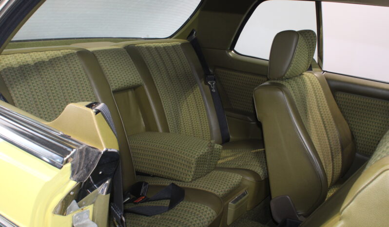 Mercedes-Benz 200-300 (W123) 230 C coupe full