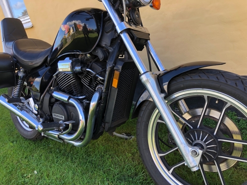 Honda VT 500 Shadow full