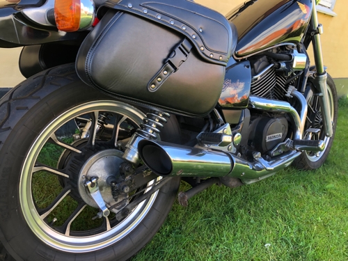 Honda VT 500 Shadow full