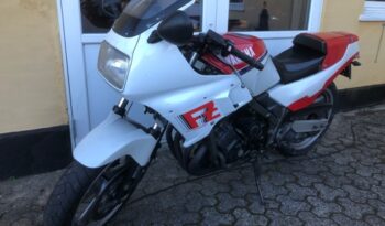 Yamaha FZ 750 full
