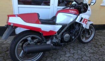 Yamaha FZ 750 full