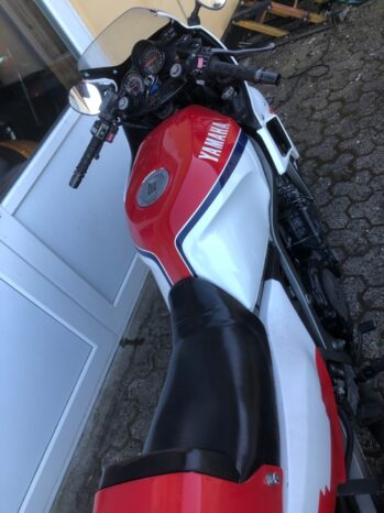 Yamaha FZ 750 full