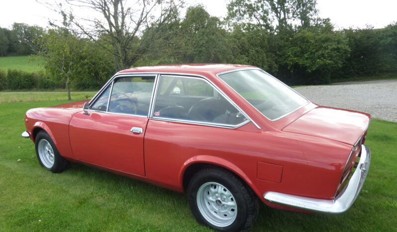 Fiat 124 Sport Coupe full