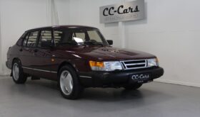 Saab 900 i