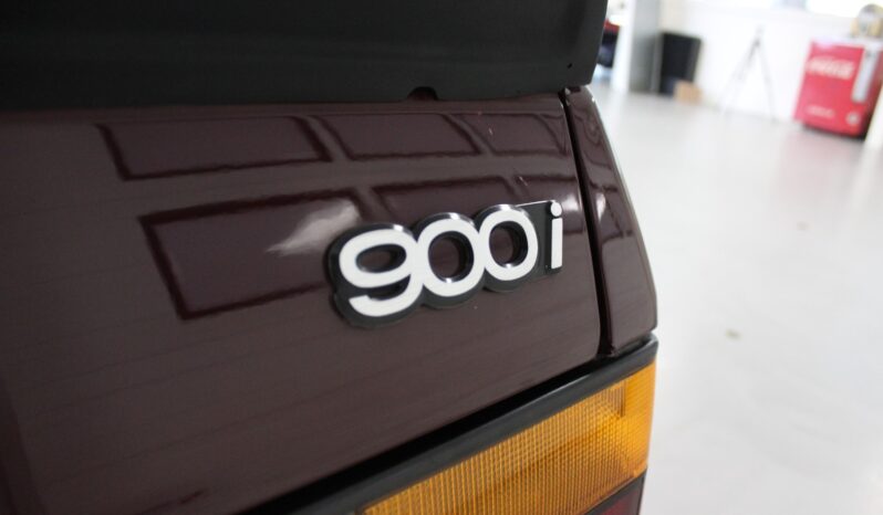 Saab 900 i full