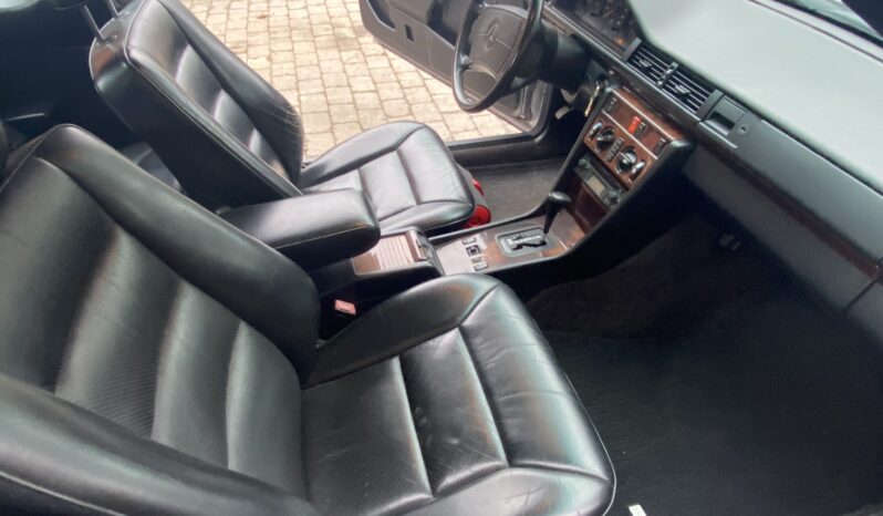 Mercedes-Benz E-Klasse (W124) 230CE full