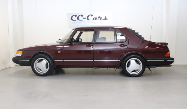 Saab 900 i full