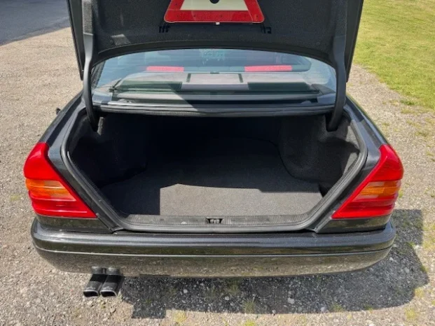 Mercedes-Benz 180 (W120) C180 1,8 Classic 4d full