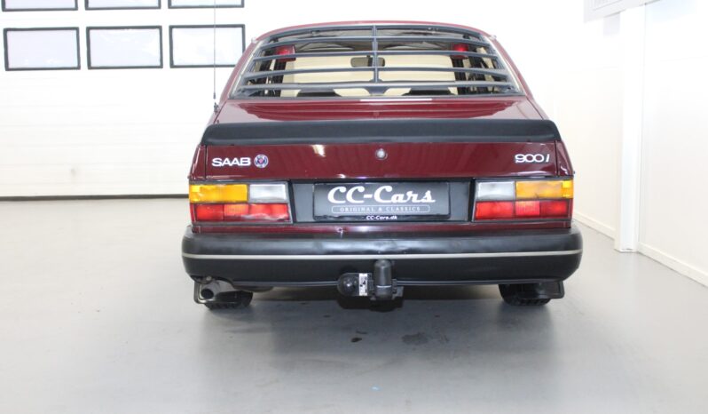 Saab 900 i full