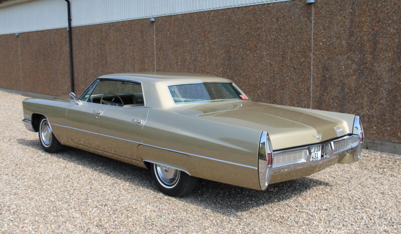 Cadillac Sedan DeVille 4 Dørs full