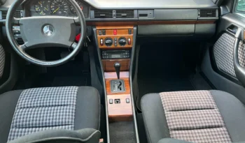 Mercedes-Benz E-Klasse (W124) 300E Sedan aut. full