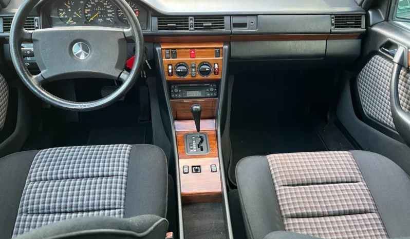 Mercedes-Benz E-Klasse (W124) 300E Sedan aut. full