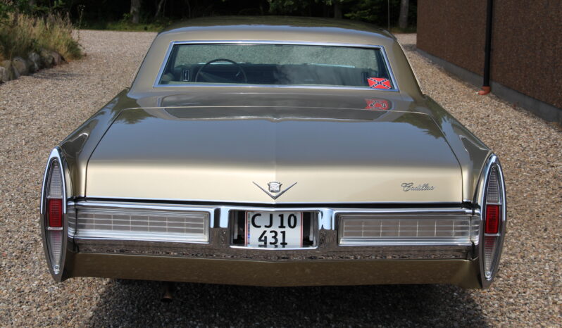 Cadillac Sedan DeVille 4 Dørs full