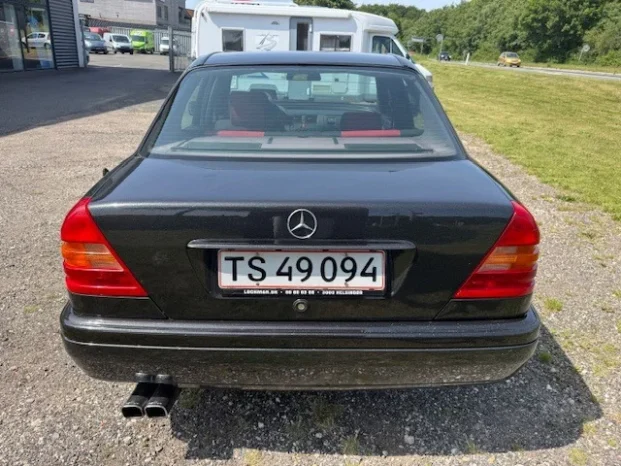 Mercedes-Benz 180 (W120) C180 1,8 Classic 4d full