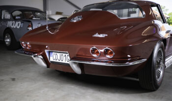 Chevrolet Corvette C2 7,0 V8 427cui Sting Ray full