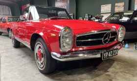Mercedes-Benz SL (W113) 230 Cabriolet