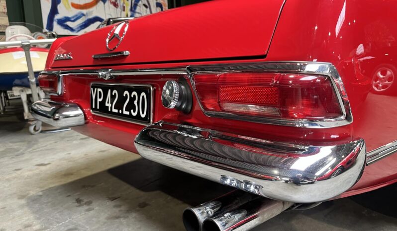 Mercedes-Benz SL (W113) 230 Cabriolet full