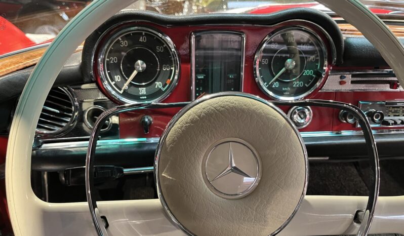 Mercedes-Benz SL (W113) 230 Cabriolet full
