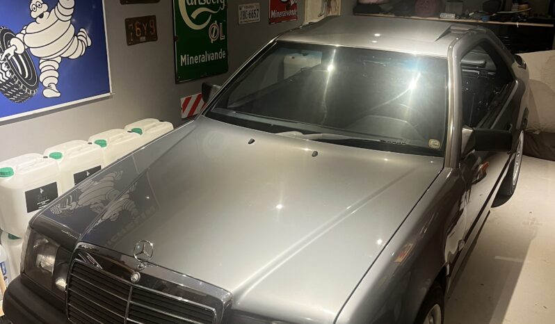 Mercedes-Benz E-Klasse (W124) CE-300 full