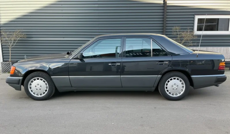 Mercedes-Benz E-Klasse (W124) 300E Sedan aut. full