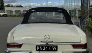 Mercedes-Benz 220-280 (W111) 250 SE full