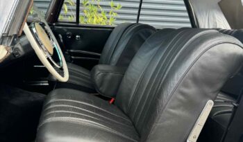 Mercedes-Benz 220-280 (W111) 250 SE full