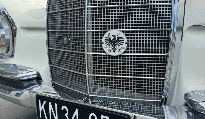 Mercedes-Benz 220-280 (W111) 250 SE full